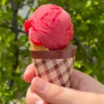 ワッフルコーンは一から手作りにこだわっています